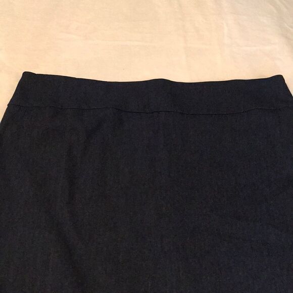 NWOT Lila Rose Dark Navy Skirt - Size 12 - Picture 6 of 11